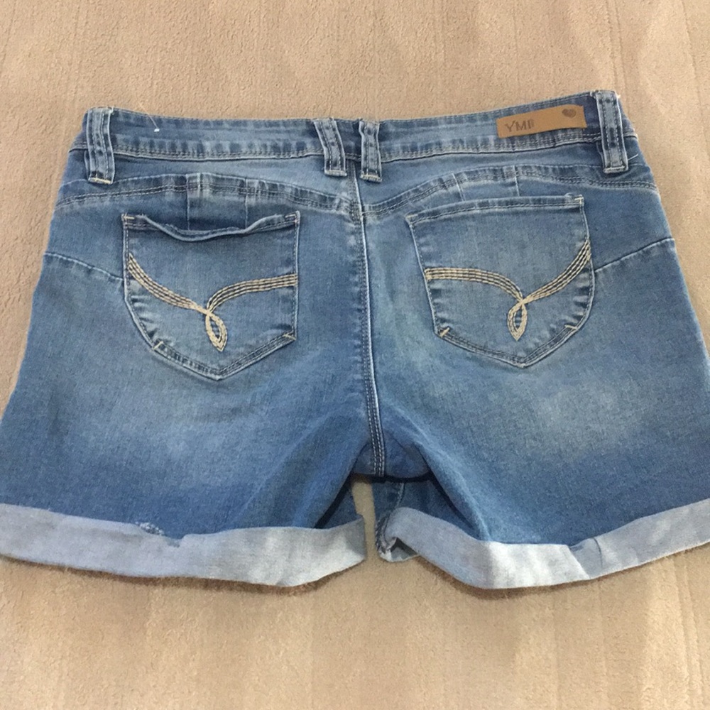 Cuffed denim shorts